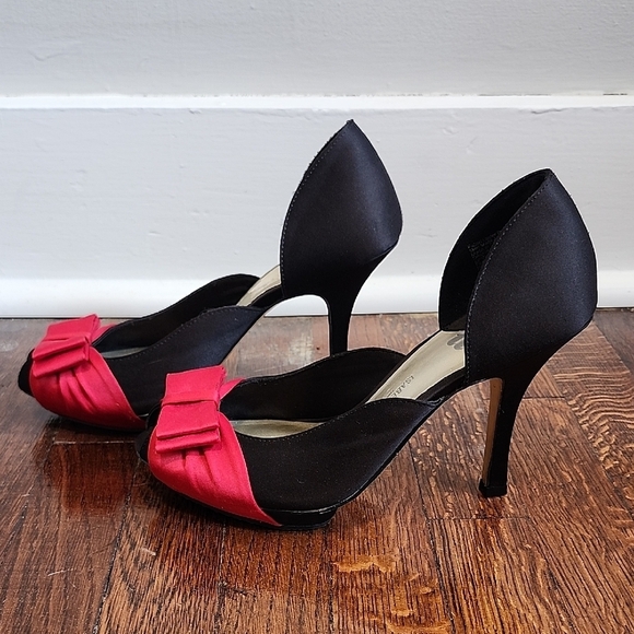 Isabel Toledo For Payless Statement Black Heels with Red Bows - Picture 4 of 8